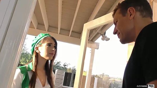 Lecherous bitch Joseline Kelly is eager for hardcore pussy pounding